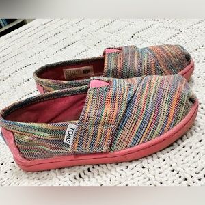 Kids TOMS Size 9